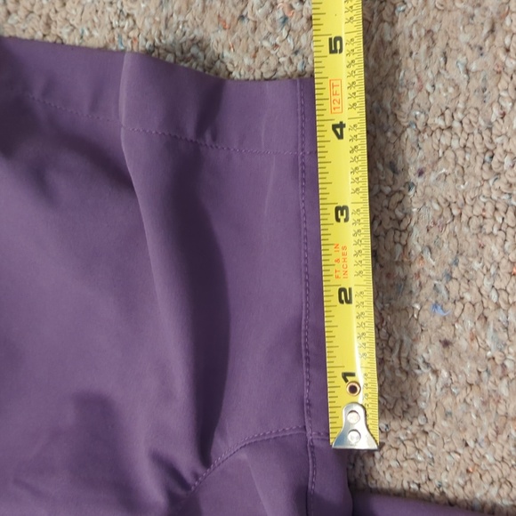 Pair of Under Armour heat gear shorts - Picture 6 of 7